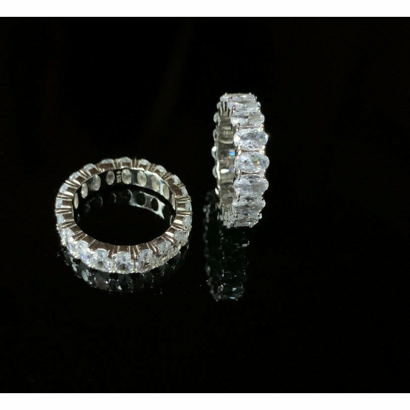 Sparkling ring